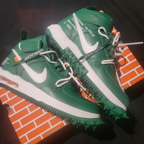 Off-White Green and White Low-Top Sneakers - Picture 8 of 11